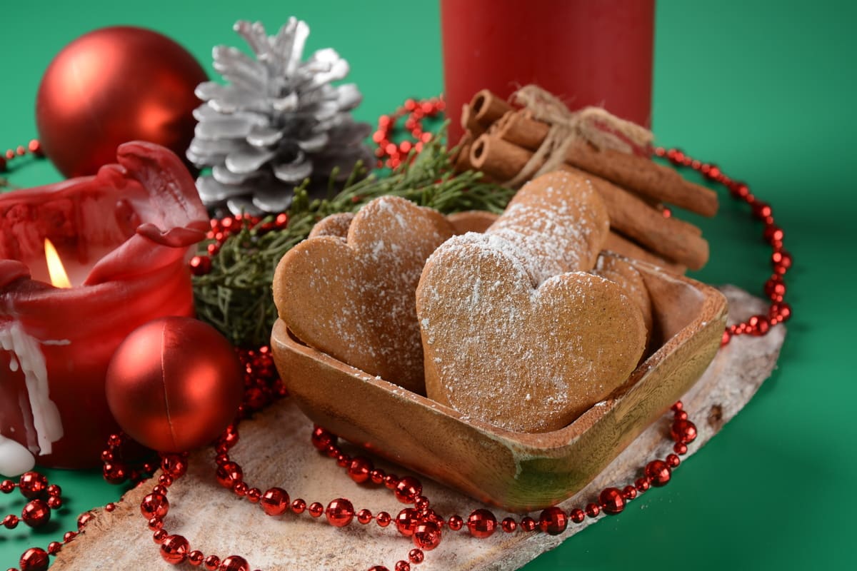 Recette - Sablés de Noël et glacage blanc comme neige en vidéo 