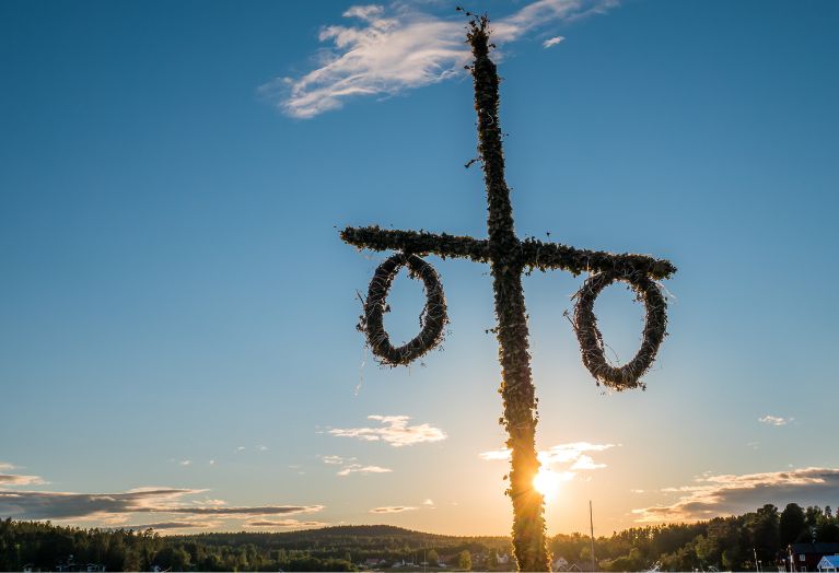 Pôle d'été au coucher du soleil